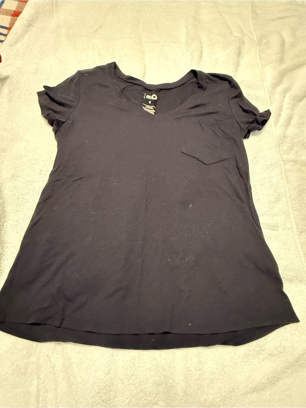 SO Black V-Neck Short Sleeve Pocket Tee - Casual Essential